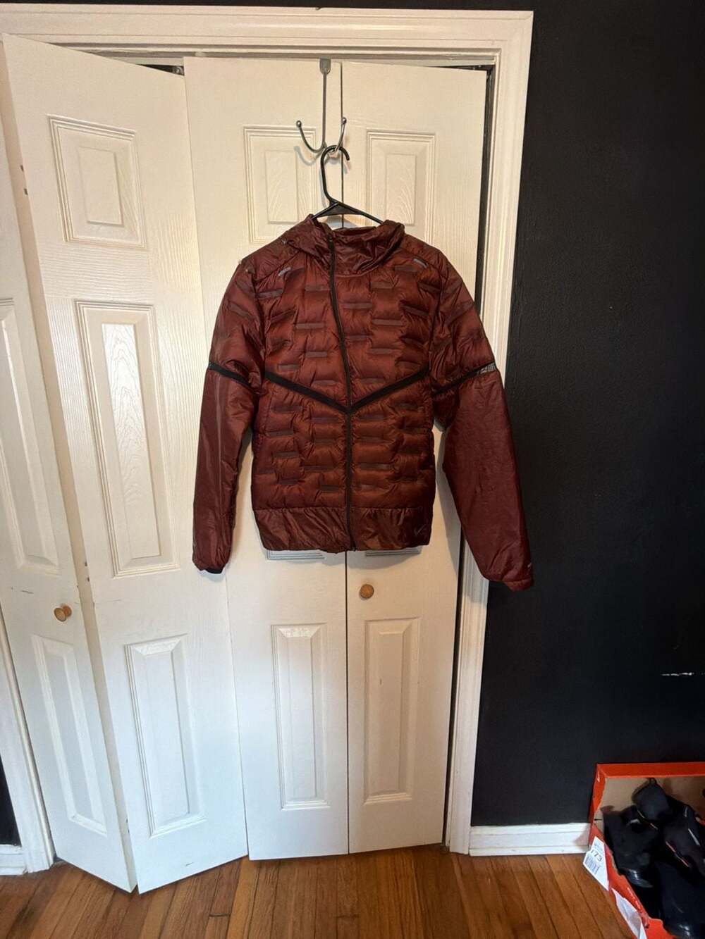Nike Aeroloft Running Jacket Size S Burgundy Goose Down